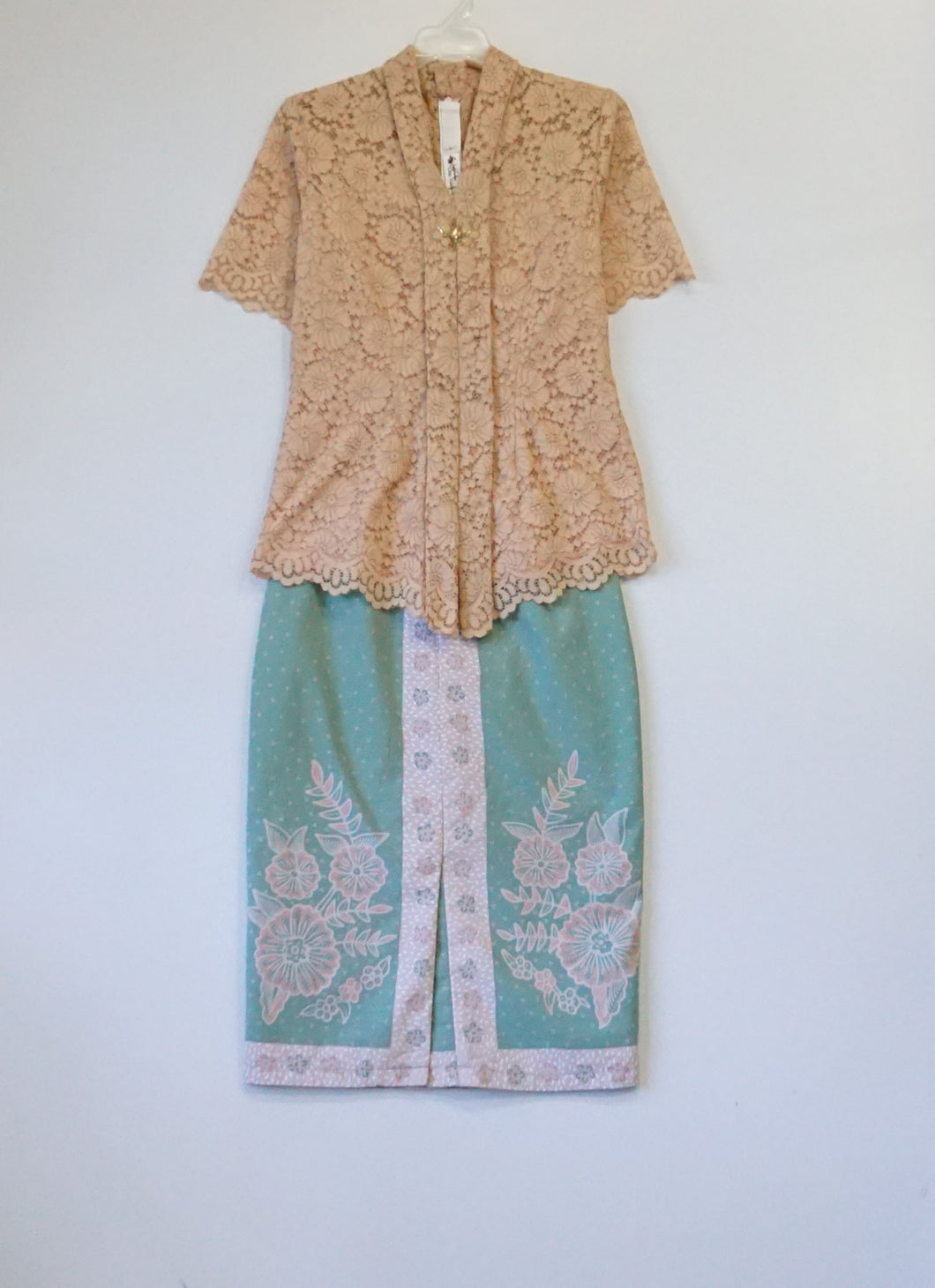CFKT1584-SFS1796 Tops-Skirt (S)